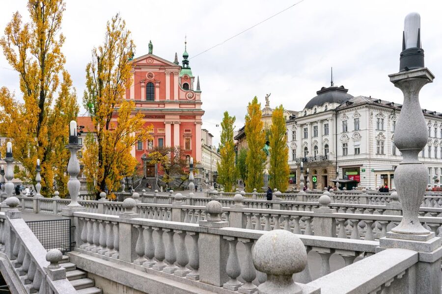 Best of Ljubljana: Private tour with Ljubljana born guide - Dragon Bridge and the city’s playful symbol