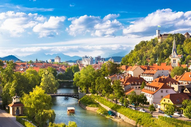 City Bike Tour Ljubljana - Architecture and stories, not only a photo stop