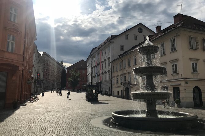City Tour of Ljubljana - Old Square: A Quiet Start in the Oldest Part