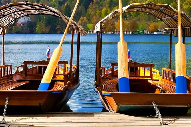 Enjoy the boat ride on Lake Bled and Castle - Riding from Ljubljana in a private vehicle