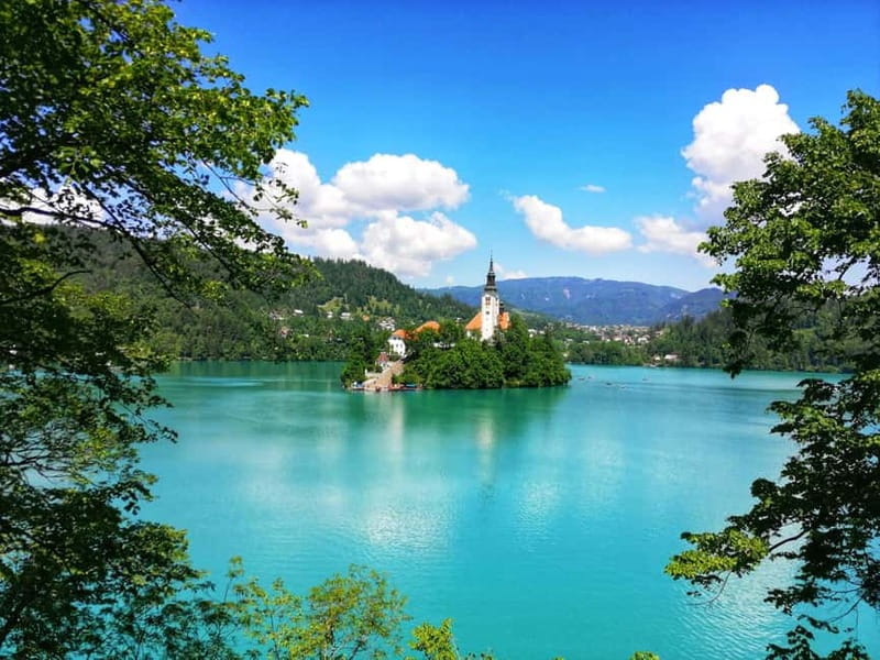 From Ljubljana: Lake Bled Tour - The Pletna boat to Bled Island