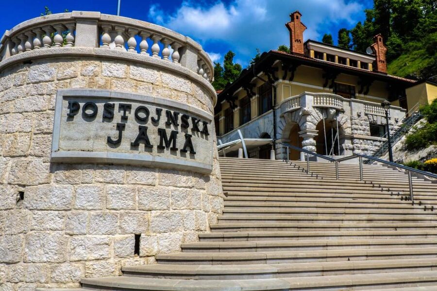 From Ljubljana: Postojna Cave, Predjama Castle and Lake Bled - Bled Castle and the best use of your free time