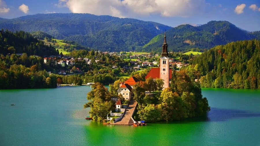 From Ljubljana: Trip to Lake Bled and Bled Castle - Why Lake Bled deserves a day from Ljubljana