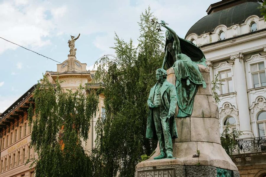 From Zagreb: Ljubljana, Postojna Cave & Predjama Castle Tour - Should you book the Zagreb to Slovenia day trip?