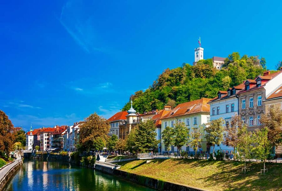 From Zagreb: Private Tour of Ljubljana,Bled Lake and Castle - Leaving Zagreb for Slovenia