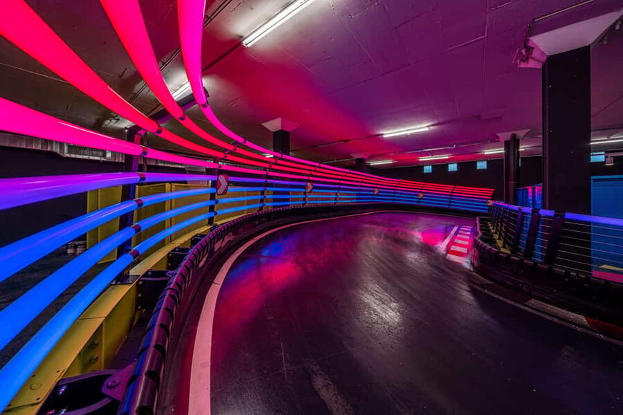 Gokart experience at Woop! karting - the fastest attraction - Why the multilevel layout matters