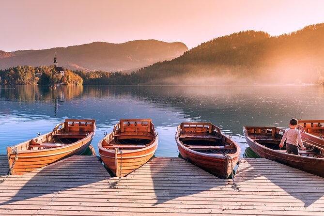 Lake Bled All inclusive tour from Ljubljana - The Pletna boat to Bled Island