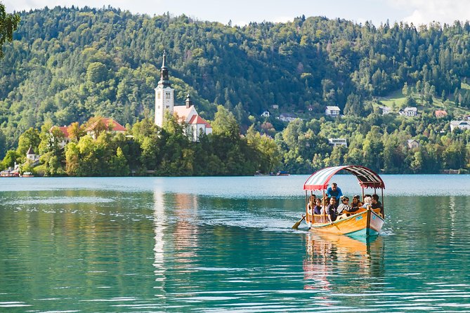 Lakes Bled & Bohinj and Vintgar Gorge Small-Group Day Trip from Ljubljana - Guides make the small group worthwhile