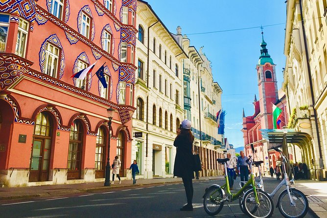 Ljubljana Bike Tour - Cycling Through the City Center and Along the Ljubljanica