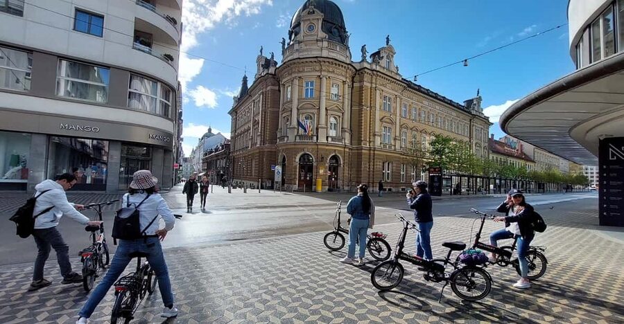 Ljubljana by E-Bike: Guided City Highlights Tour - Why an e-bike is a smart way to see Ljubljana