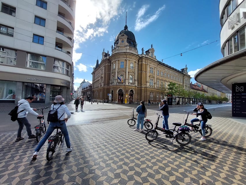 Ljubljana by E-Bike: Guided City Highlights Tour - Riding through Ljubljana’s old town and river streets