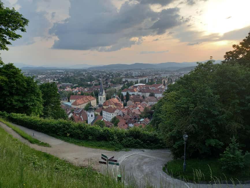 Ljubljana castle on foot :) con guida in italiano - Cobbler’s Bridge and the river crossings