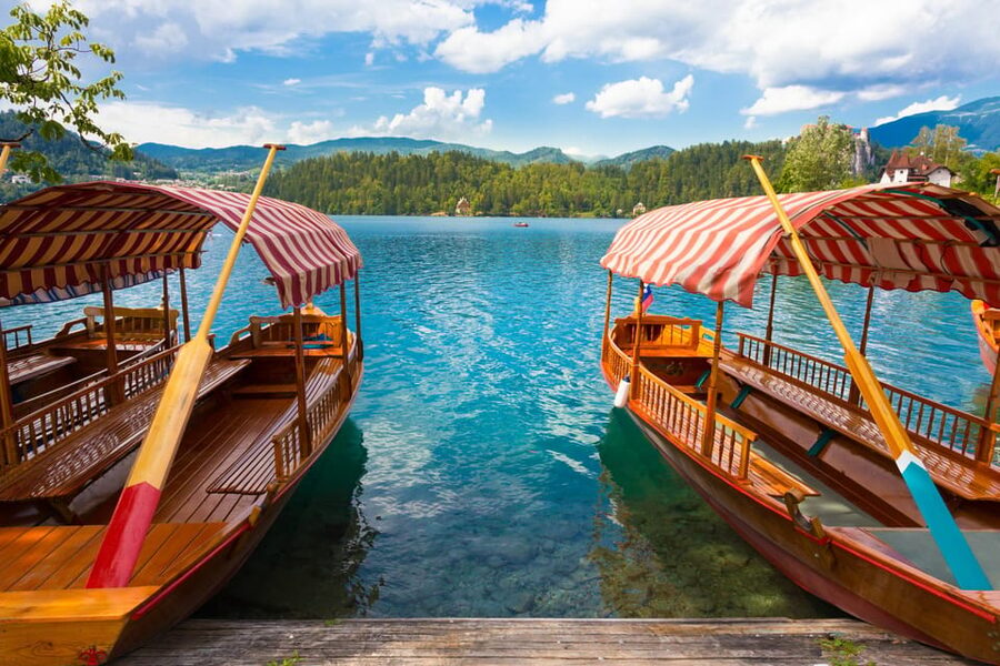 Ljubljana: Lake Bled, Postojna Cave, and Predjama Day Tour - Lake Bled and the pletna boat