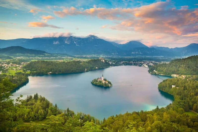 Ljubljana: Lake Bled & Triglav National Park Full-Day Trip - Lake Jasna and the bronze ibex