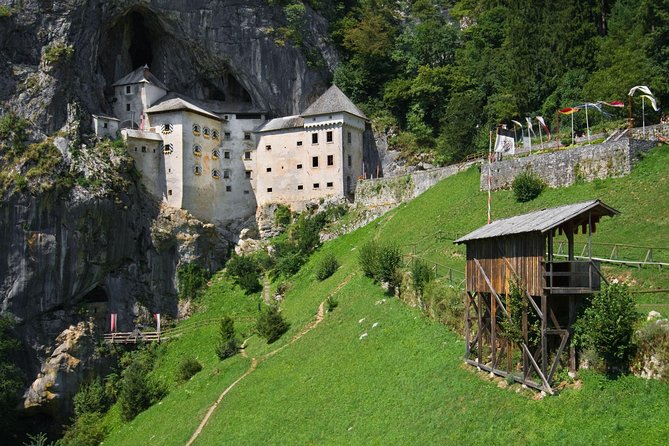 Ljubljana: Postojna cave & Predjama castle small group tour - The key facts at a glance