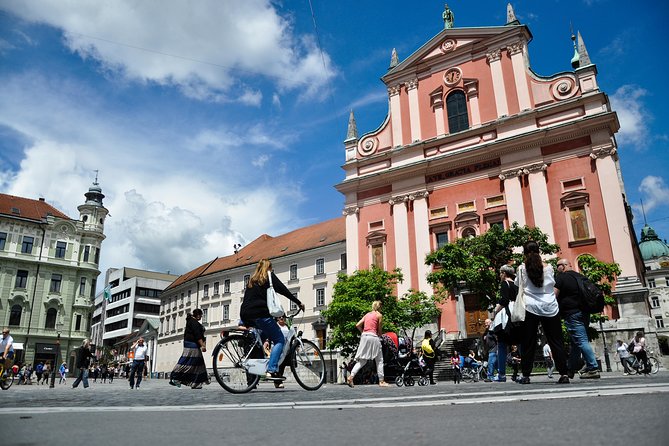 Ljubljana private walking tour with a local - Why this two-hour walk works well in Ljubljana