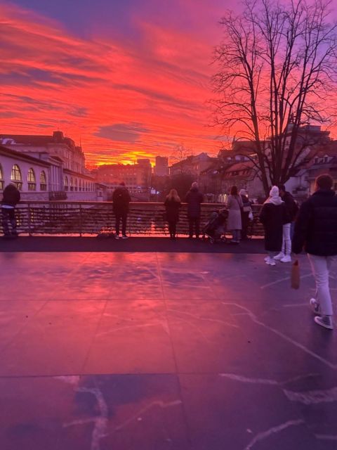 Ljubljana: Secrets of the Old Town & Ljubljana's people - Starting beside the river and the Dragon Bridge