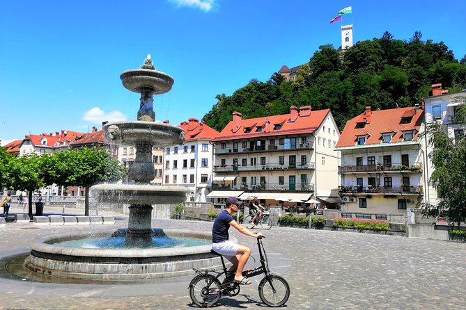 Ljubljana Sightseeing Tour by Electric Bikes - Riding through Tivoli Park
