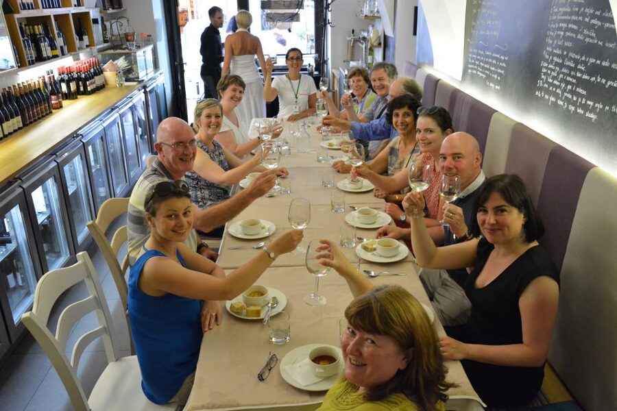 Ljubljana: Slovenian Cuisine Walking Tour with Tastings - Five wines and the value of the pairings