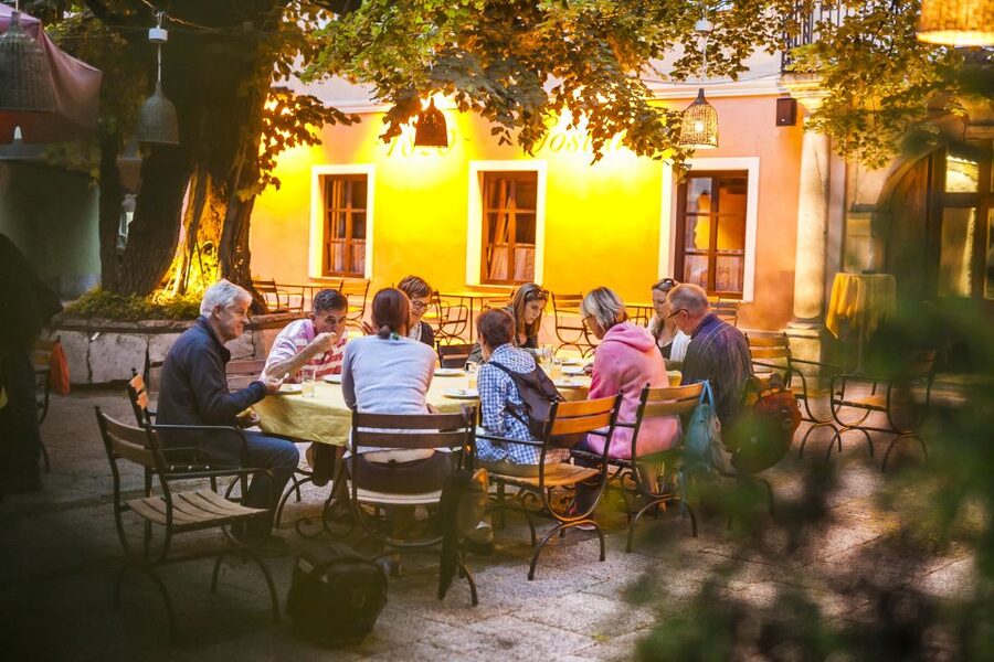 Ljubljana: Slovenian Cuisine Walking Tour with Tastings - Ljubljana history between bites