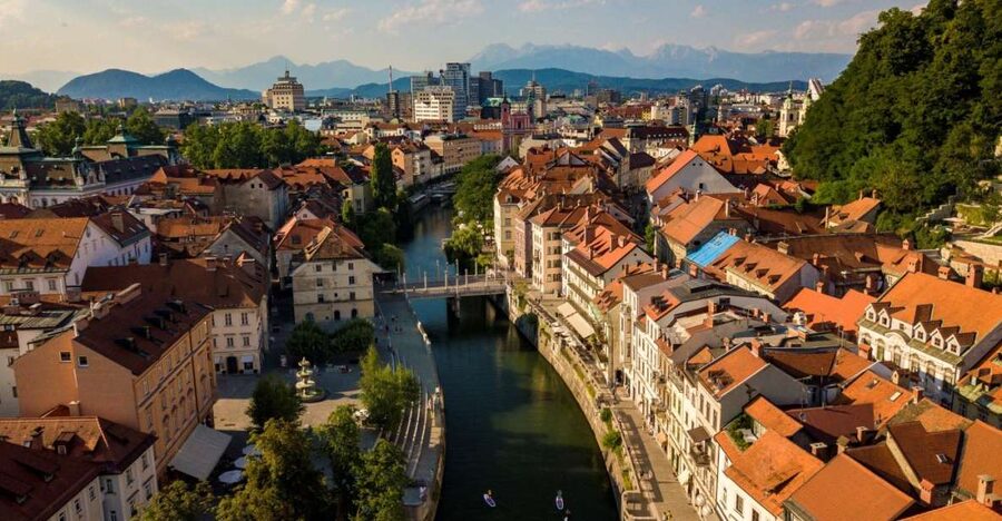 Ljubljana: Stand-Up Paddle Boarding Tour - Learning the basics on calm water