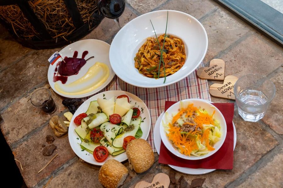 Ljubljana: Traditional Slovenian Dinner and Show - Who Will Enjoy This Evening Most?