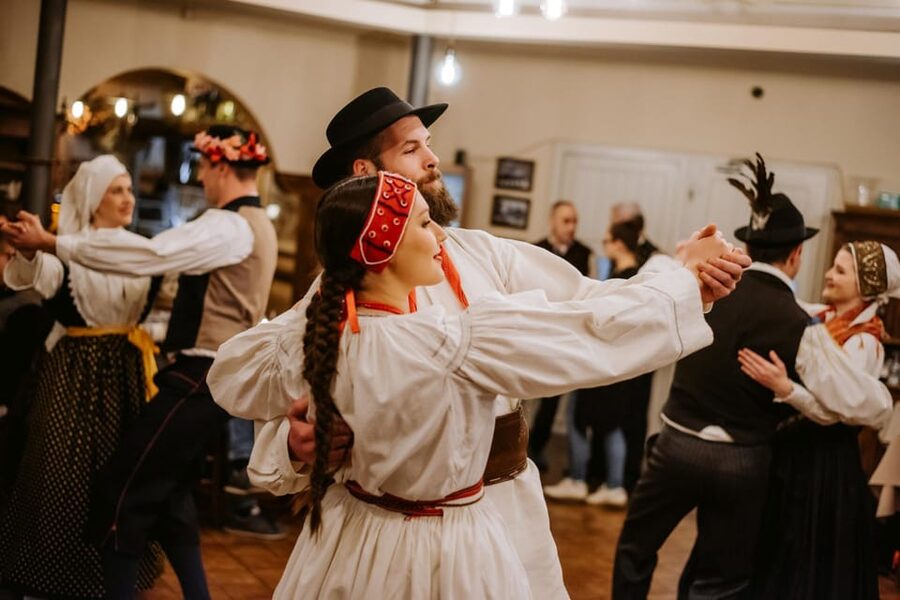 Ljubljana: Traditional Slovenian Dinner and Show - The Three-Course Slovenian Dinner