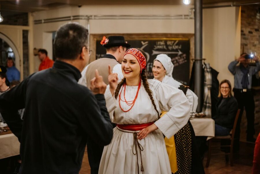 Ljubljana: Traditional Slovenian Dinner and Show - Folk Costumes and Stories From Slovenia