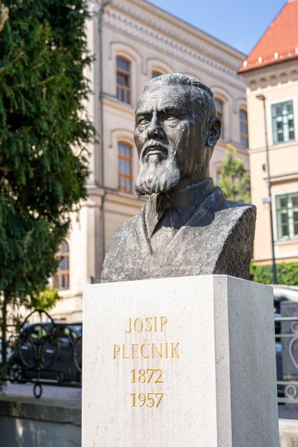 Ljubljana: UNESCO cultural heritage tour - Križanke Complex and the shape of a new capital