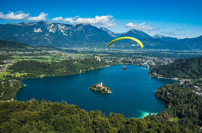 Paragliding Lake Bled - Landing and the ride back to Bled