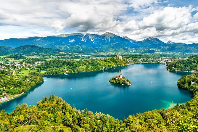 Postojna cave, Predjama castle and Lake bled from Ljubljana - Key points before you book