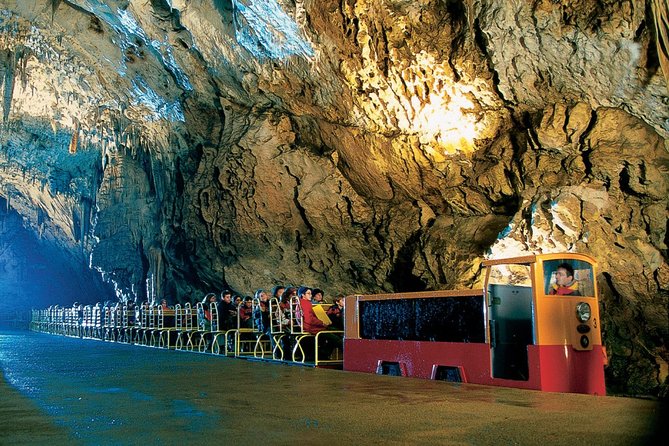 Postojna Cave & Predjama Castle from Koper - Predjama Castle and the story of Erazem