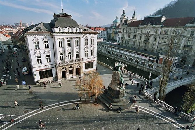 Private city tour of Ljubljana. 4 hours with a friendly and fun local guide. - Old streets, the National University Library, and Congress Square