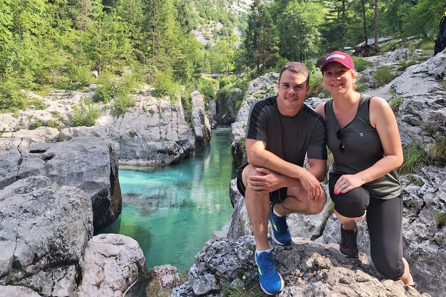 Private E-bike tour Soča valley: The ultimate explorer - A local picnic with salami, cheese, and apple strudel