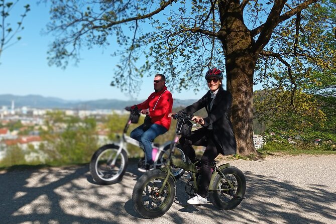 Rent Electric Bike - Riding toward Ljubljana Castle