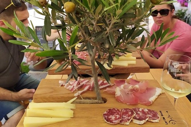 Secret vineyards E-bike tour - Following the route through the Vipava Valley