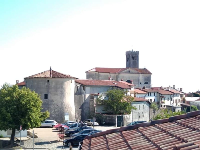 Šmartno: Village Walking Tour with Local Guide - Roman times and the fortress that shaped the skyline