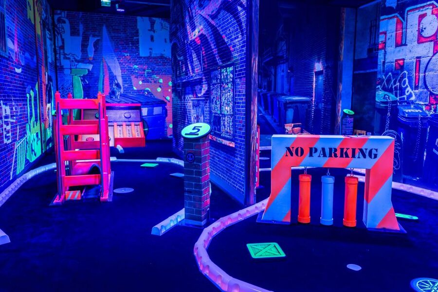 Woop! Glow Golf: Maribor - Playing as a family or small group